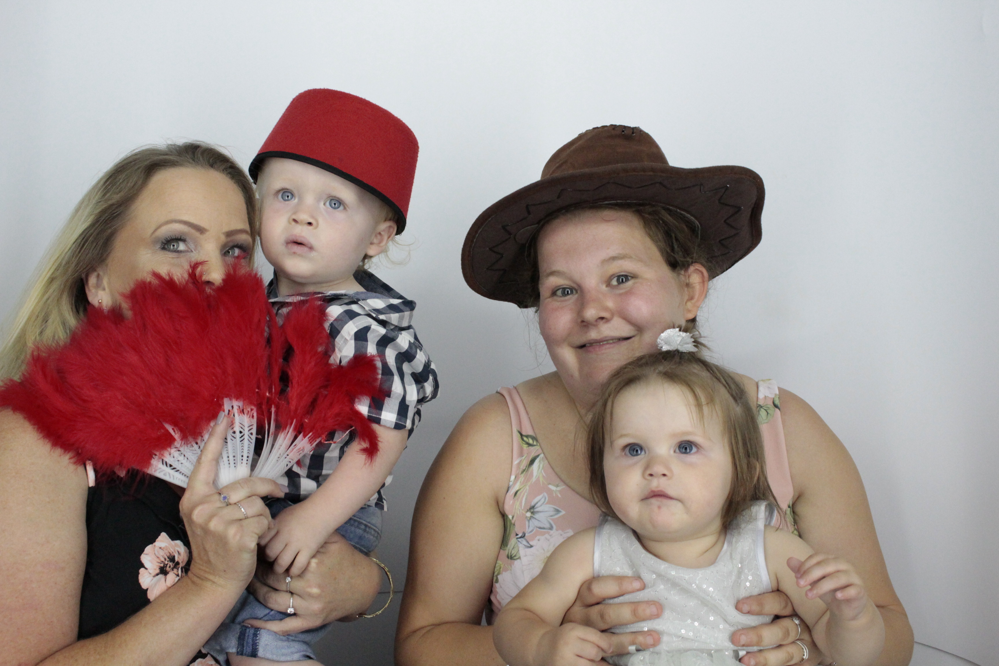 Ellesse's 21st Birthday | View more photos from the event at gallery.myphotoboothexperience.co.uk/u/MyPhotoBoothExperienceLtd/Ellesses-21st-Birthday